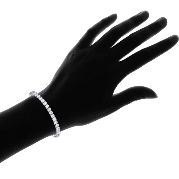🌟 White Gold Plated Diamond Tennis Bracelet - Picture 4 of 5